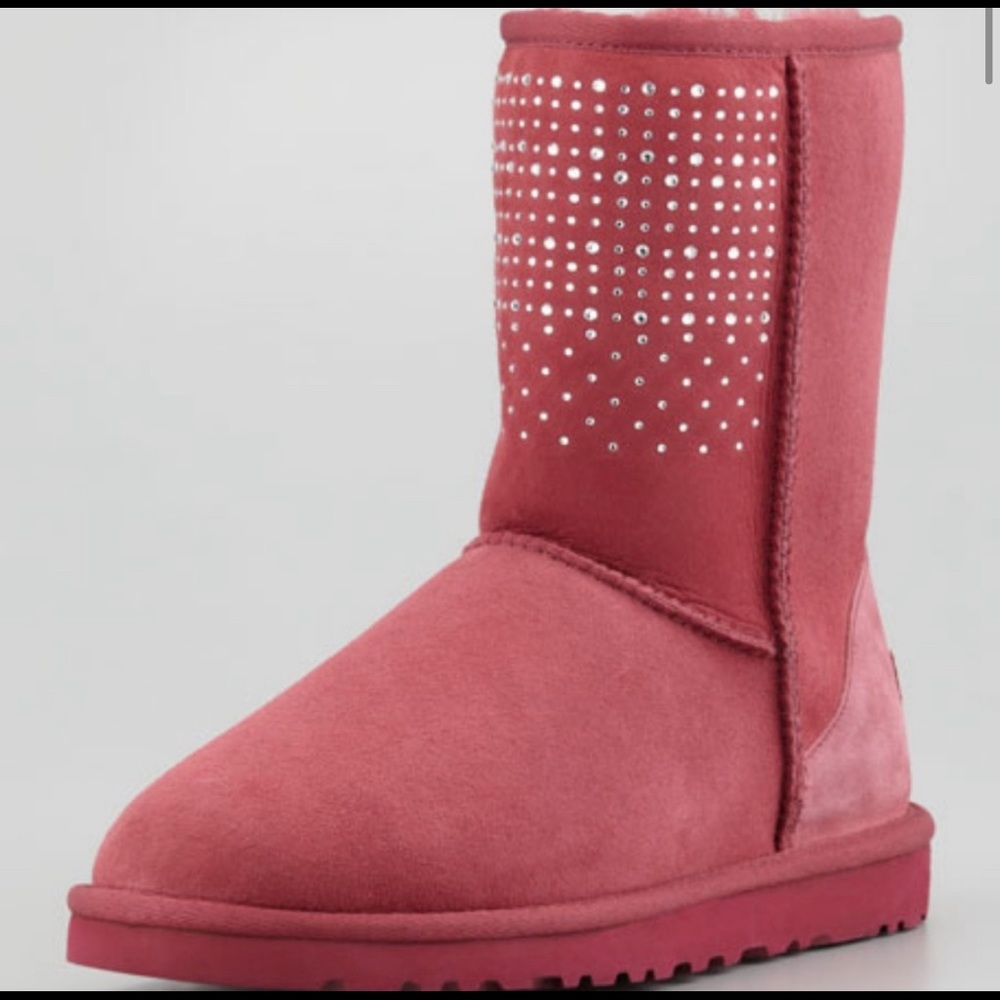 Like new bedazzled classic short uggs in sangria